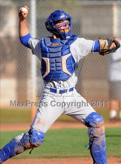 Thumbnail 3 in San Fernando vs. Sierra Vista (Blazer Bash) photogallery.
