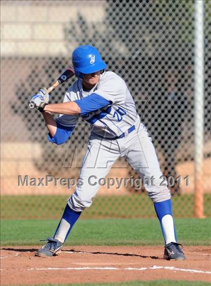 Thumbnail 1 in San Fernando vs. Sierra Vista (Blazer Bash) photogallery.