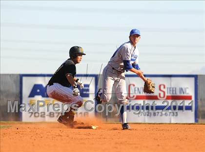 Thumbnail 2 in San Fernando vs. Sierra Vista (Blazer Bash) photogallery.