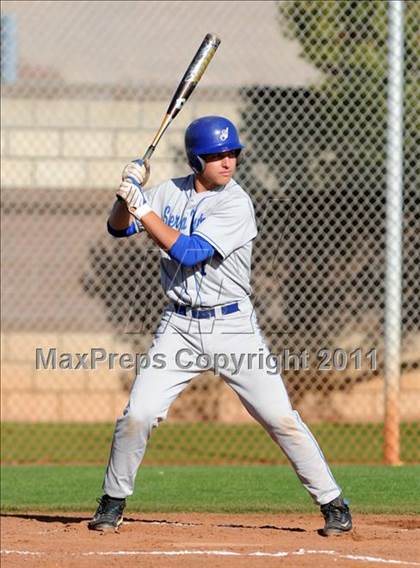 Thumbnail 3 in San Fernando vs. Sierra Vista (Blazer Bash) photogallery.