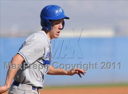 Thumbnail 1 in San Fernando vs. Sierra Vista (Blazer Bash) photogallery.