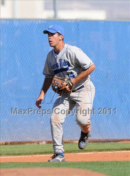 Thumbnail 1 in San Fernando vs. Sierra Vista (Blazer Bash) photogallery.