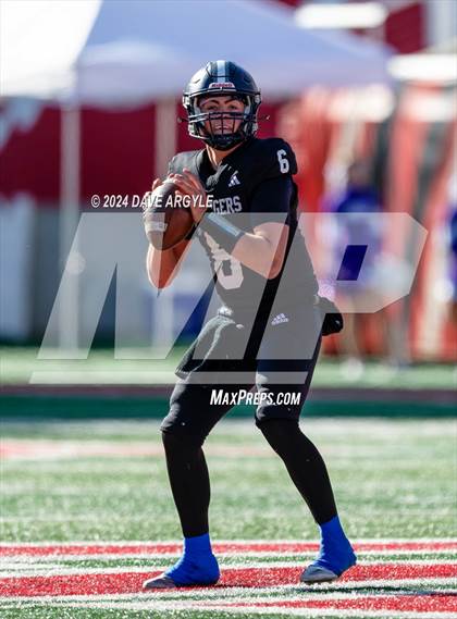 Thumbnail 2 in Corner Canyon vs. Lehi (UHSAA 6A Semifinal) photogallery.