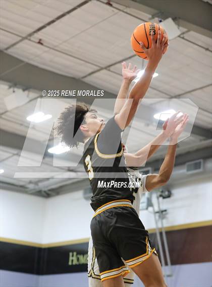 Thumbnail 3 in Crespi vs St Francis photogallery.