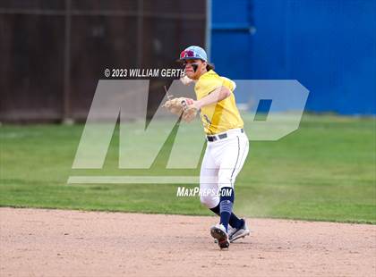 Thumbnail 2 in Berean Christian vs. San Marin photogallery.