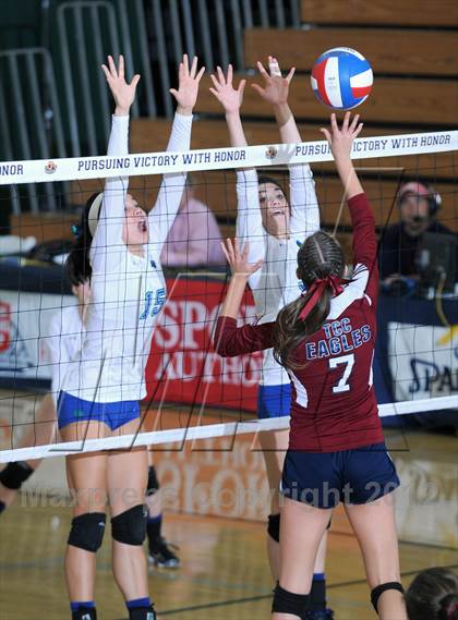 Thumbnail 2 in Tri-City Christian vs. Branson (CIF State D5 Final) photogallery.