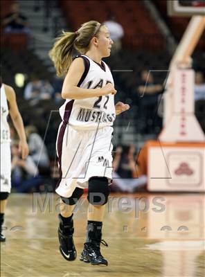 Thumbnail 3 in Lindsay vs Martins Mill (UIL D1 1A  Semifinals) photogallery.