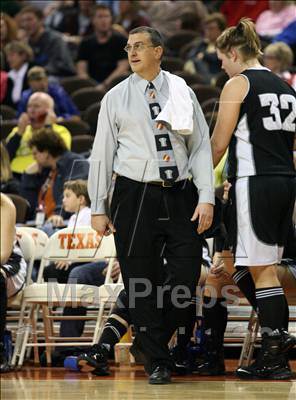 Thumbnail 2 in Lindsay vs Martins Mill (UIL D1 1A  Semifinals) photogallery.