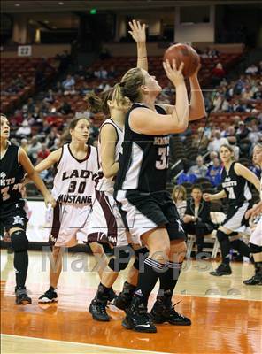 Thumbnail 1 in Lindsay vs Martins Mill (UIL D1 1A  Semifinals) photogallery.
