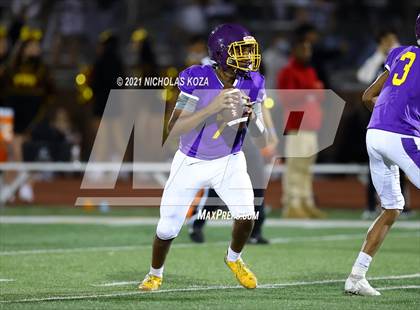 Thumbnail 2 in Lynwood vs. Firebaugh (Lynwood City Classic) photogallery.