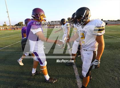 Thumbnail 1 in Lynwood vs. Firebaugh (Lynwood City Classic) photogallery.