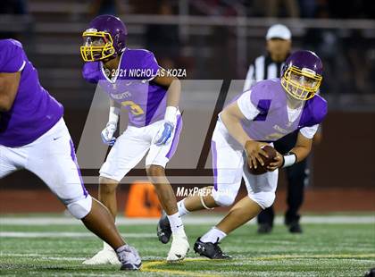 Thumbnail 3 in Lynwood vs. Firebaugh (Lynwood City Classic) photogallery.