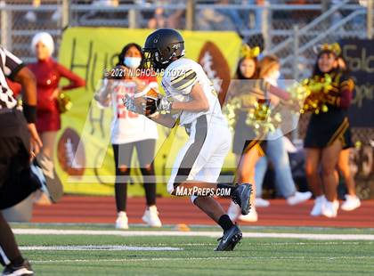 Thumbnail 2 in Lynwood vs. Firebaugh (Lynwood City Classic) photogallery.