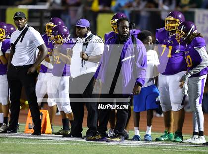 Thumbnail 2 in Lynwood vs. Firebaugh (Lynwood City Classic) photogallery.