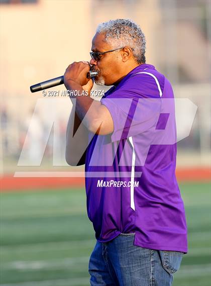 Thumbnail 2 in Lynwood vs. Firebaugh (Lynwood City Classic) photogallery.