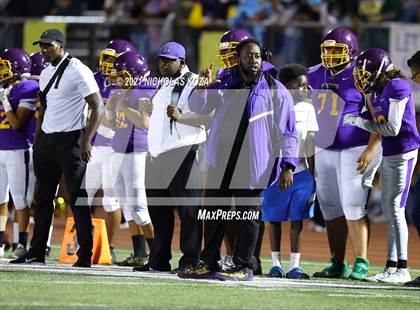 Thumbnail 1 in Lynwood vs. Firebaugh (Lynwood City Classic) photogallery.
