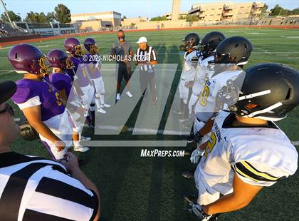 Thumbnail 3 in Lynwood vs. Firebaugh (Lynwood City Classic) photogallery.