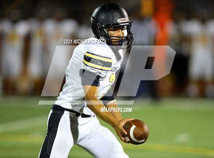 Thumbnail 3 in Lynwood vs. Firebaugh (Lynwood City Classic) photogallery.