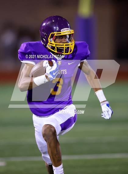 Thumbnail 3 in Lynwood vs. Firebaugh (Lynwood City Classic) photogallery.