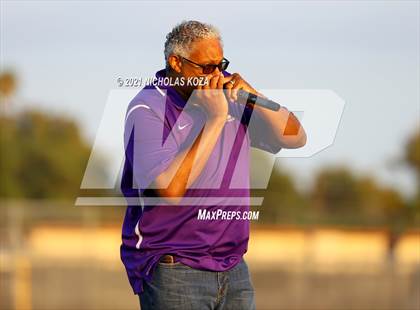 Thumbnail 1 in Lynwood vs. Firebaugh (Lynwood City Classic) photogallery.