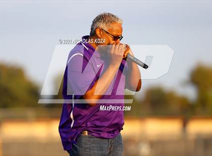 Thumbnail 1 in Lynwood vs. Firebaugh (Lynwood City Classic) photogallery.