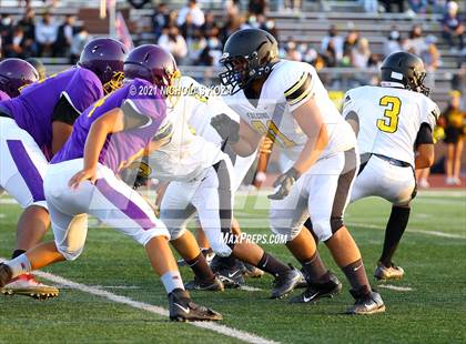 Thumbnail 2 in Lynwood vs. Firebaugh (Lynwood City Classic) photogallery.