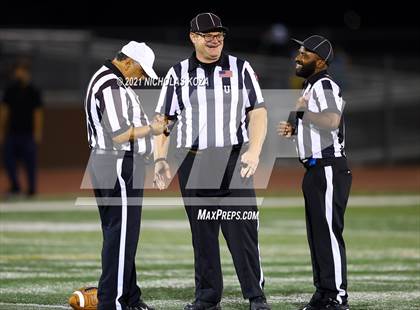 Thumbnail 1 in Lynwood vs. Firebaugh (Lynwood City Classic) photogallery.