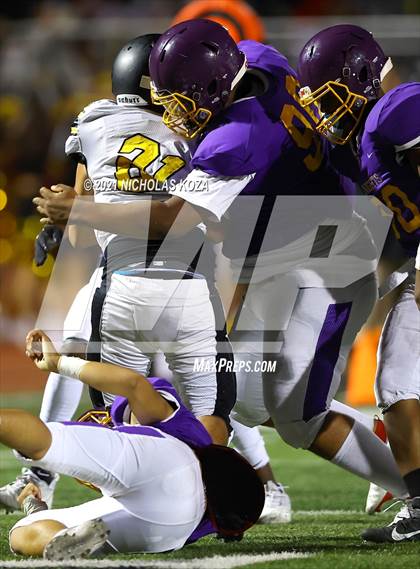 Thumbnail 3 in Lynwood vs. Firebaugh (Lynwood City Classic) photogallery.