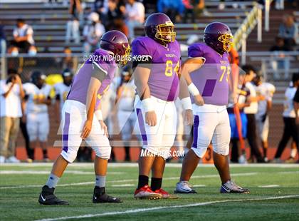 Thumbnail 3 in Lynwood vs. Firebaugh (Lynwood City Classic) photogallery.