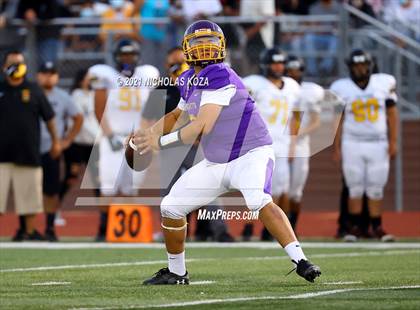 Thumbnail 1 in Lynwood vs. Firebaugh (Lynwood City Classic) photogallery.