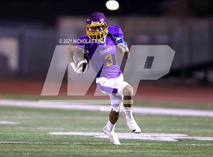 Thumbnail 1 in Lynwood vs. Firebaugh (Lynwood City Classic) photogallery.