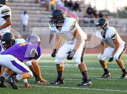 Thumbnail 2 in Lynwood vs. Firebaugh (Lynwood City Classic) photogallery.