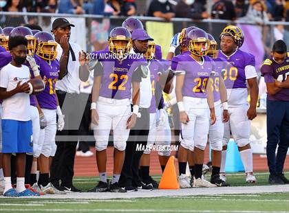 Thumbnail 2 in Lynwood vs. Firebaugh (Lynwood City Classic) photogallery.