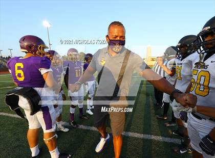 Thumbnail 2 in Lynwood vs. Firebaugh (Lynwood City Classic) photogallery.