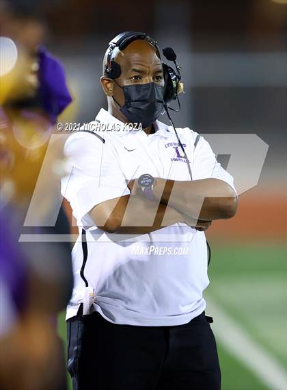 Thumbnail 1 in Lynwood vs. Firebaugh (Lynwood City Classic) photogallery.