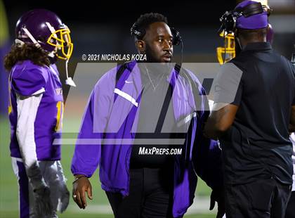 Thumbnail 2 in Lynwood vs. Firebaugh (Lynwood City Classic) photogallery.