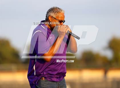 Thumbnail 3 in Lynwood vs. Firebaugh (Lynwood City Classic) photogallery.