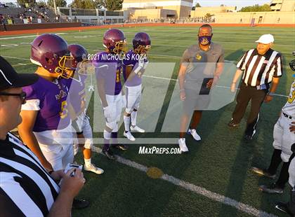 Thumbnail 3 in Lynwood vs. Firebaugh (Lynwood City Classic) photogallery.