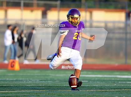 Thumbnail 1 in Lynwood vs. Firebaugh (Lynwood City Classic) photogallery.