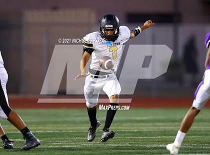 Thumbnail 3 in Lynwood vs. Firebaugh (Lynwood City Classic) photogallery.