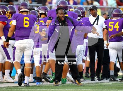 Thumbnail 1 in Lynwood vs. Firebaugh (Lynwood City Classic) photogallery.