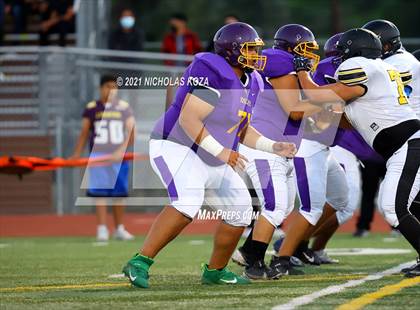 Thumbnail 2 in Lynwood vs. Firebaugh (Lynwood City Classic) photogallery.