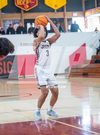 Thumbnail 2 in JSerra Catholic vs. Eastside Catholic (Torrey Pines Holiday Classic) photogallery.