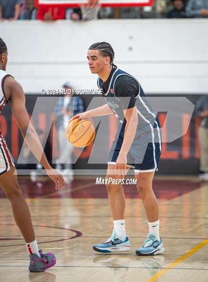Thumbnail 3 in JSerra Catholic vs. Eastside Catholic (Torrey Pines Holiday Classic) photogallery.