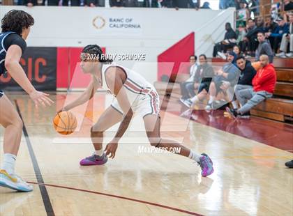 Thumbnail 2 in JSerra Catholic vs. Eastside Catholic (Torrey Pines Holiday Classic) photogallery.