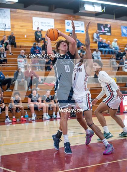 Thumbnail 2 in JSerra Catholic vs. Eastside Catholic (Torrey Pines Holiday Classic) photogallery.