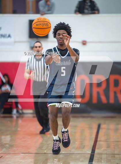 Thumbnail 2 in JSerra Catholic vs. Eastside Catholic (Torrey Pines Holiday Classic) photogallery.