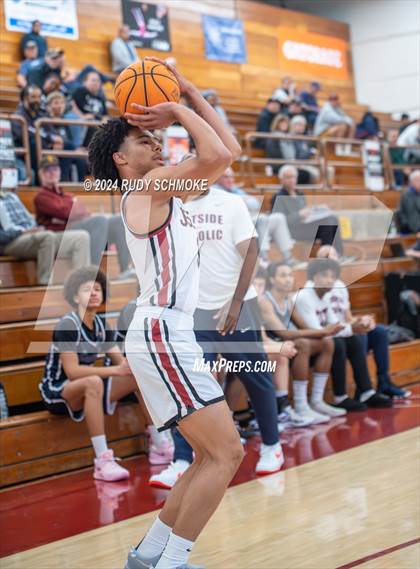 Thumbnail 1 in JSerra Catholic vs. Eastside Catholic (Torrey Pines Holiday Classic) photogallery.