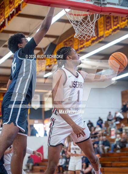 Thumbnail 2 in JSerra Catholic vs. Eastside Catholic (Torrey Pines Holiday Classic) photogallery.