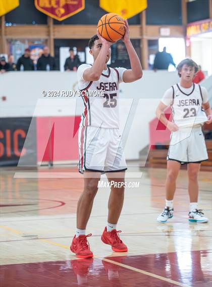 Thumbnail 2 in JSerra Catholic vs. Eastside Catholic (Torrey Pines Holiday Classic) photogallery.